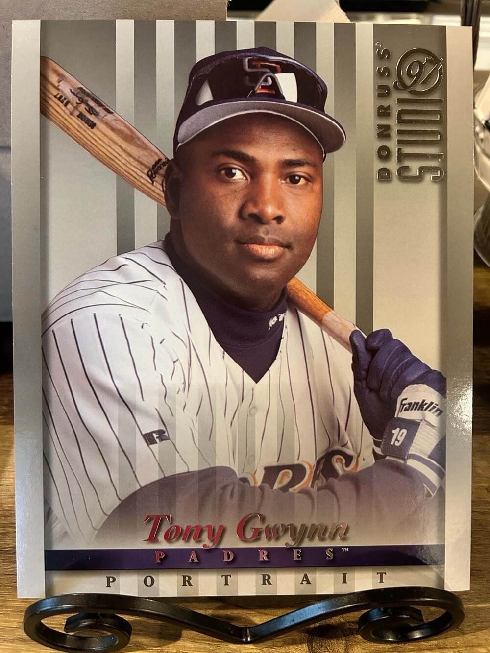 Tony Gwynn #20 1997 Donruss Studio Portrait Jumbo Baseball Card